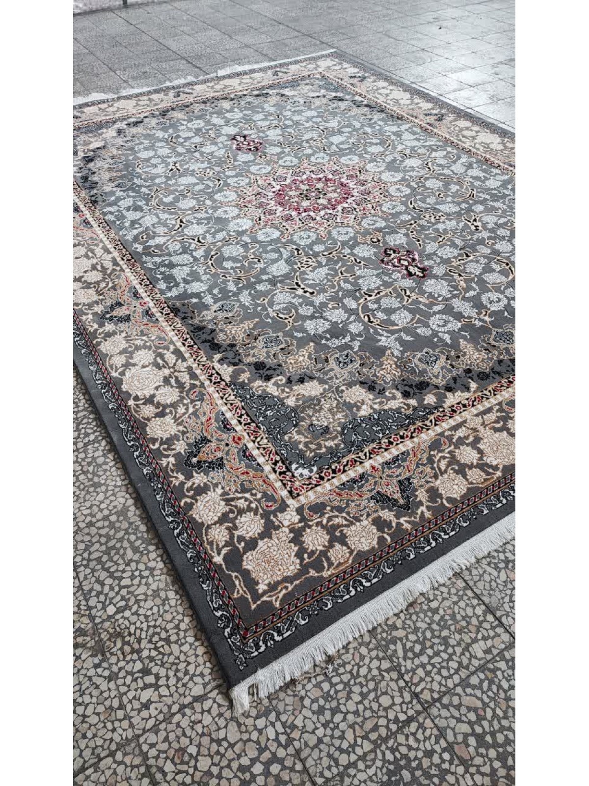 Kashan Cheap BCF Rug Makan Design Gray Color